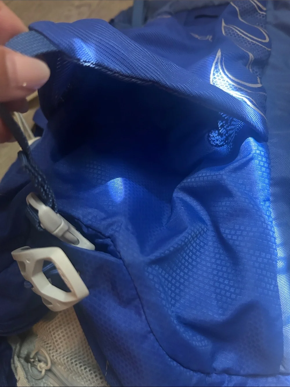 OSPREY Tempest 20 Backpack in Royal Blue and Light Blue